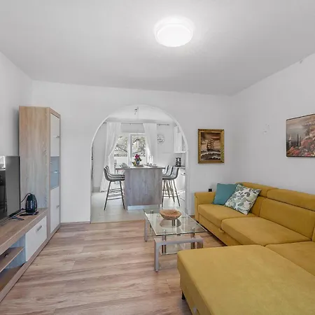 بيت للعطل Stunning In Dvornice With Kitchen *