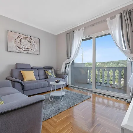 Stunning In Dvornice With Kitchen سيفيد