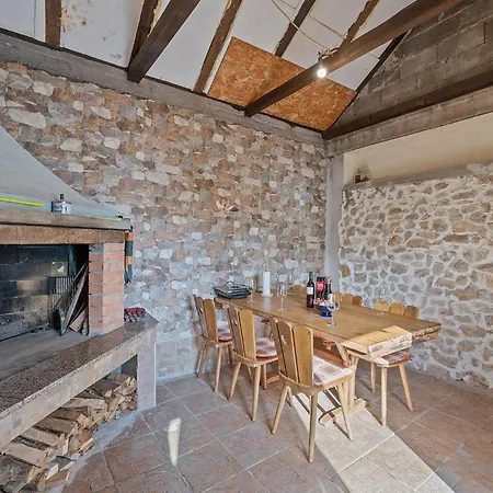 Stunning In Dvornice With Kitchen بيت للعطل *