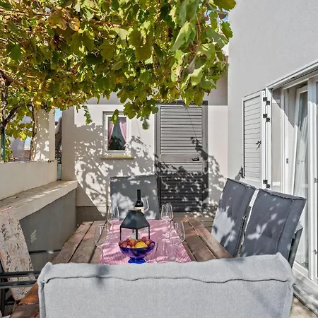 Stunning In Dvornice With Kitchen Feriehus *