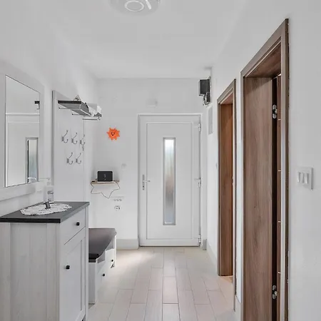 بيت للعطل Stunning In Dvornice With Kitchen *
